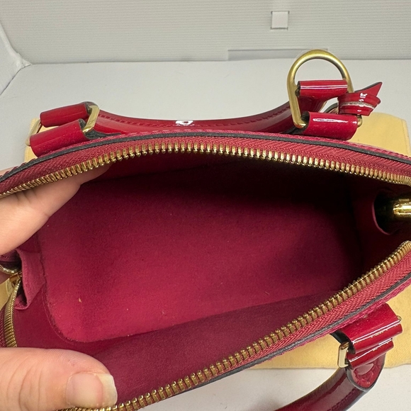 Louis Vuitton Red Crossbody Bag - Picture 6 of 7